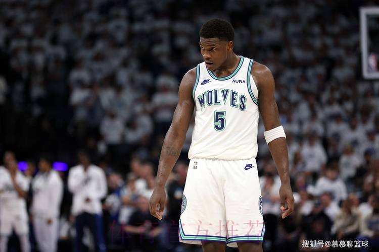 爱德华兹:我和队友说前面你们来,最后几分钟让我来接管 爱德华兹:我和队友说前面你们来,最后几分钟让我来接管